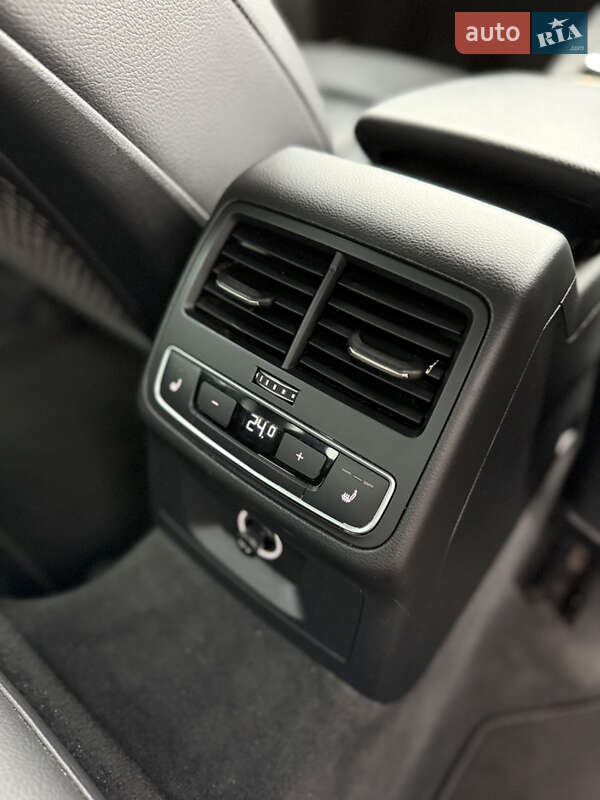 Седан Audi A4 2016 в Днепре