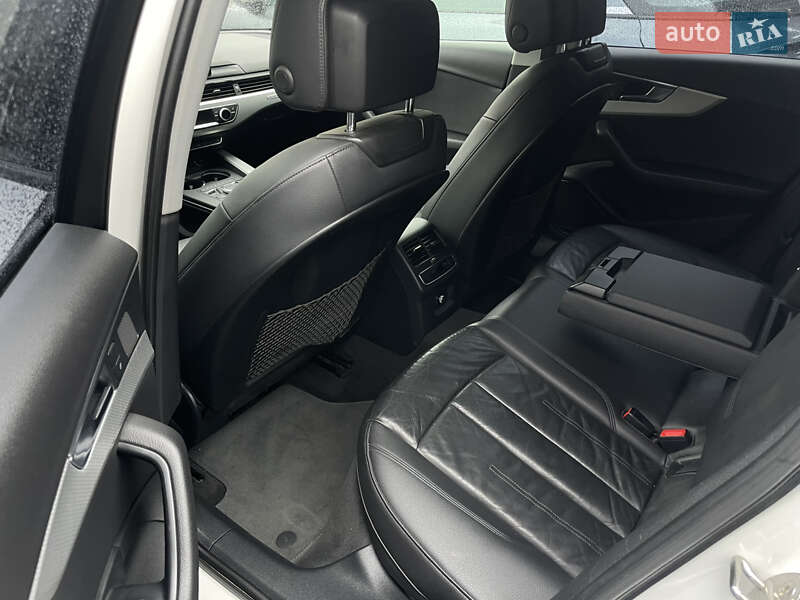 Седан Audi A4 2016 в Киеве