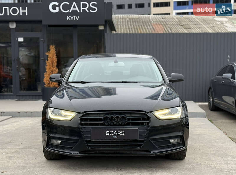 Седан Audi A4 2012 в Киеве