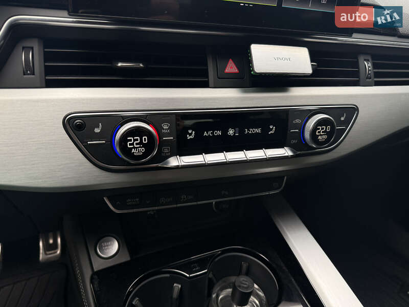 Седан Audi A4 2021 в Киеве