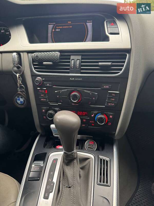 Седан Audi A4 2010 в Львові