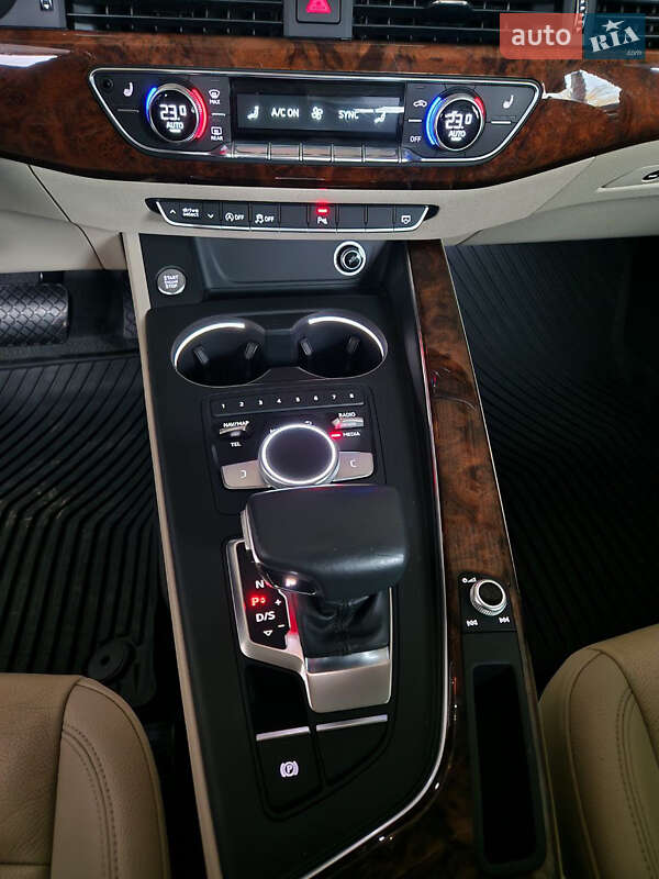 Седан Audi A4 2017 в Дніпрі