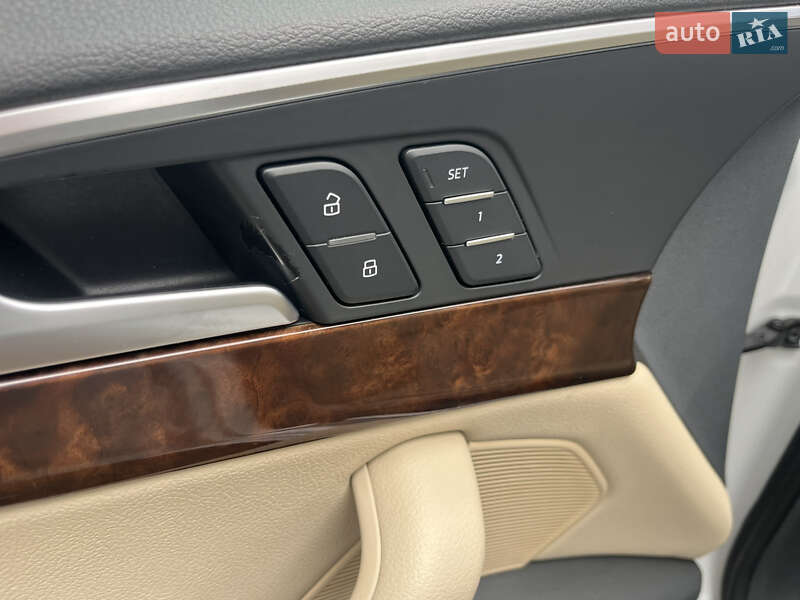 Седан Audi A4 2017 в Дніпрі