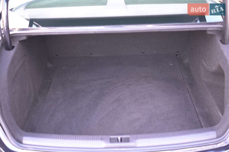 Седан Audi A4 2014 в Киеве