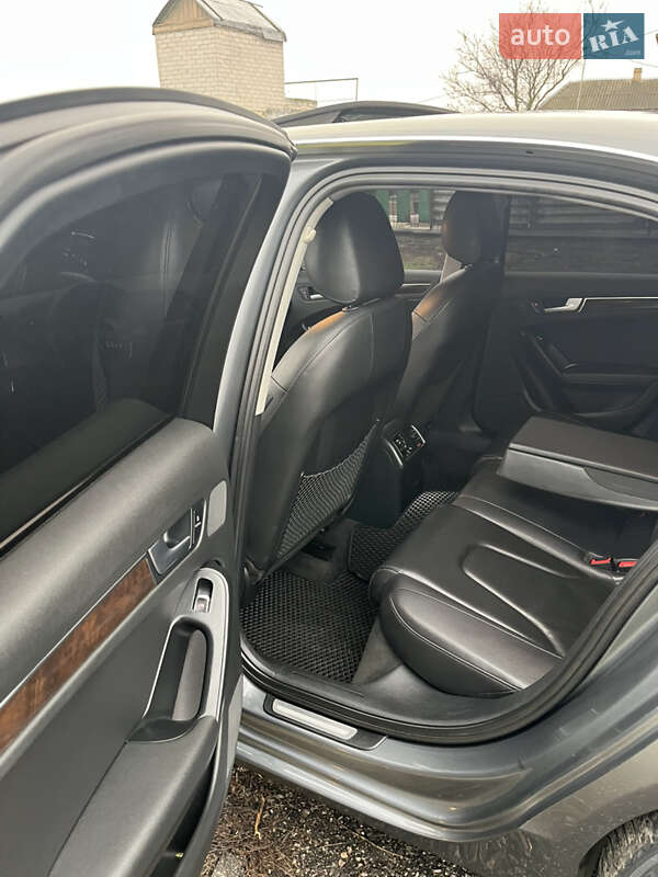 Седан Audi A4 2012 в Новомосковську