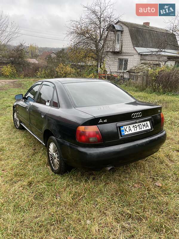 Седан Audi A4 1996 в Василькове