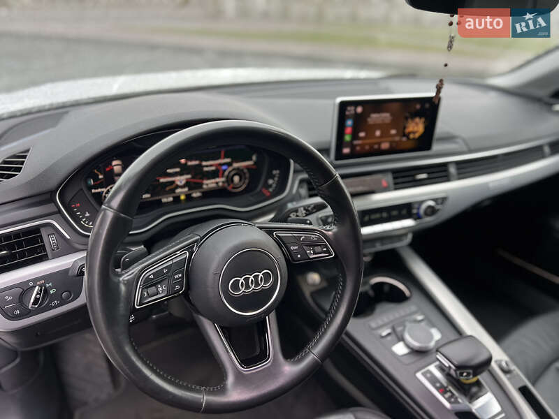 Седан Audi A4 2016 в Мостиске