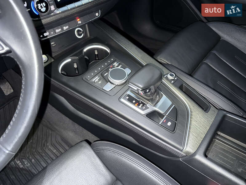 Седан Audi A4 2018 в Стрию