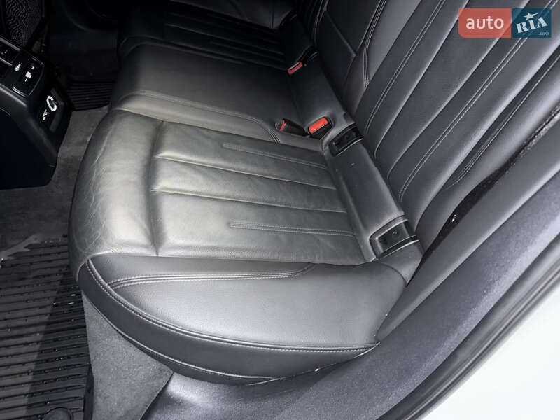 Седан Audi A4 2018 в Стрию