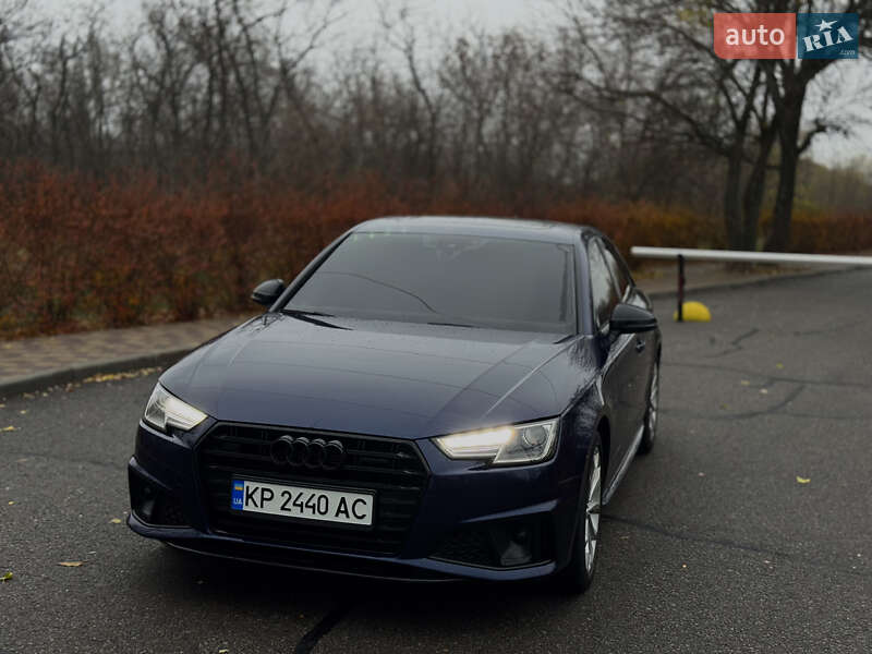 Седан Audi A4 2019 в Запорожье
