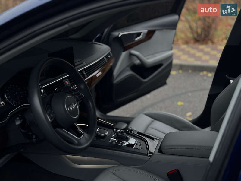 Седан Audi A4 2019 в Запорожье