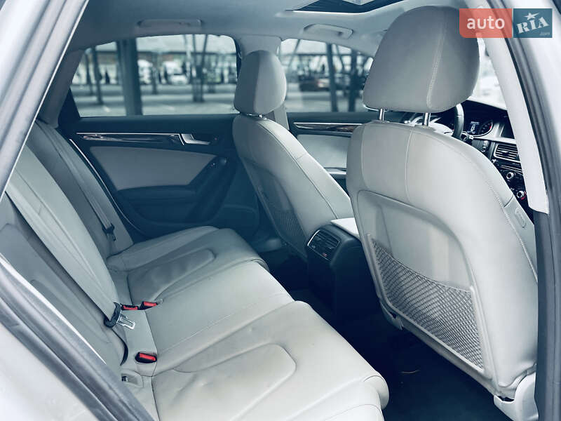 Седан Audi A4 2013 в Львове
