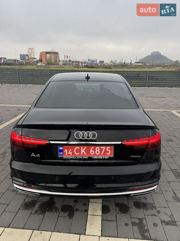 Седан Audi A4 2021 в Ужгороді