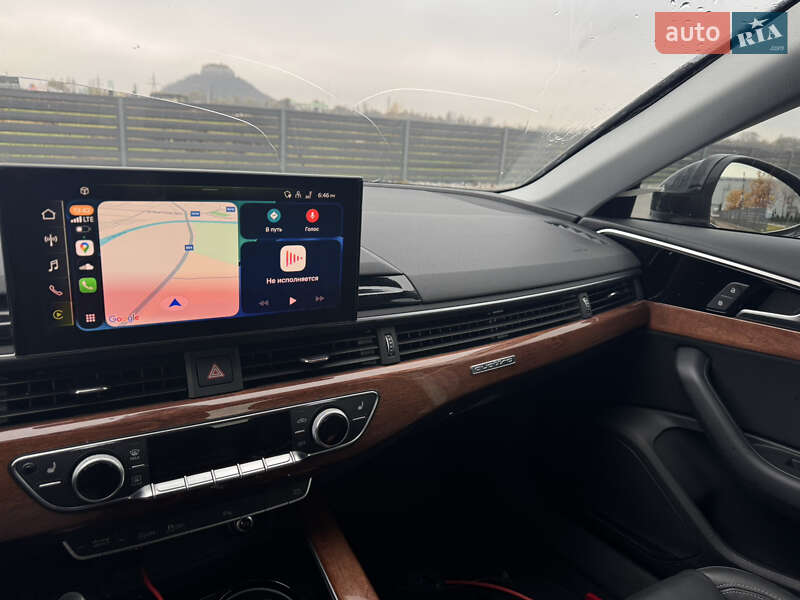 Седан Audi A4 2021 в Ужгороді