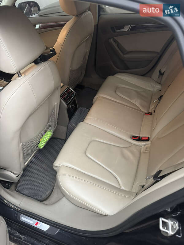Седан Audi A4 2011 в Киеве