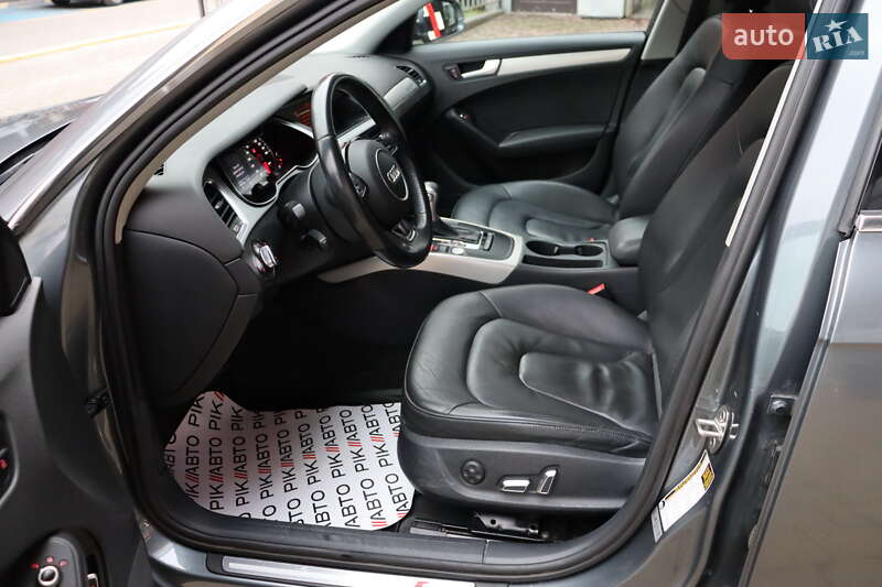 Седан Audi A4 2015 в Львові