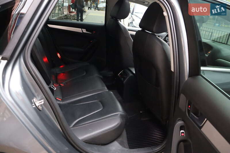 Седан Audi A4 2015 в Львові