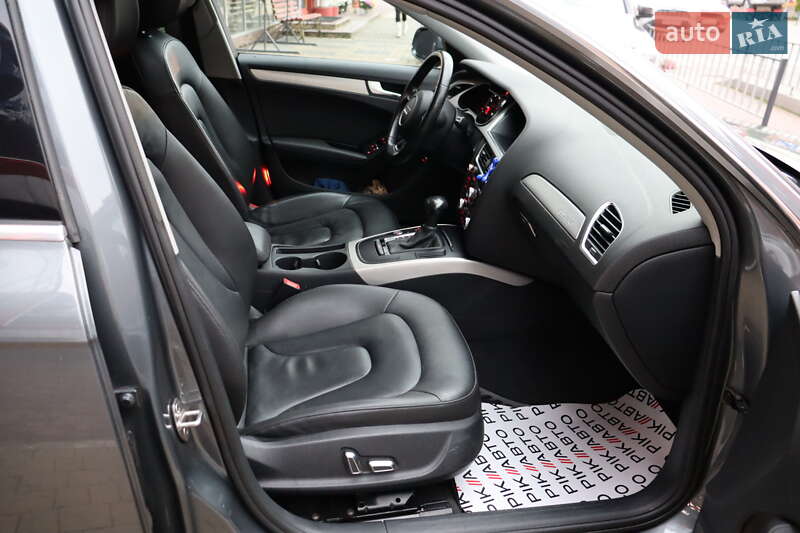 Седан Audi A4 2015 в Львові