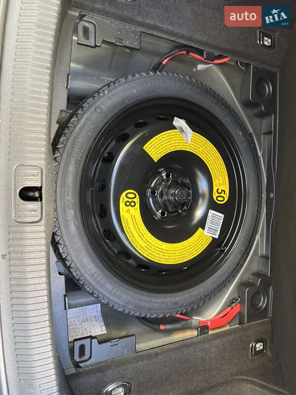 Седан Audi A4 2017 в Киеве