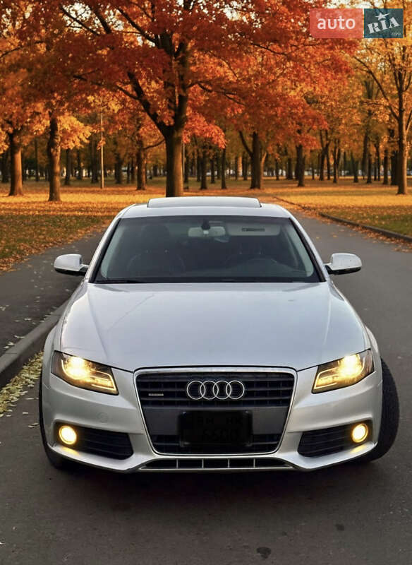 Седан Audi A4 2011 в Одессе