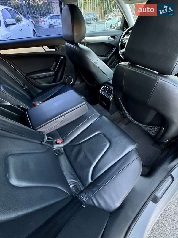 Седан Audi A4 2011 в Одессе