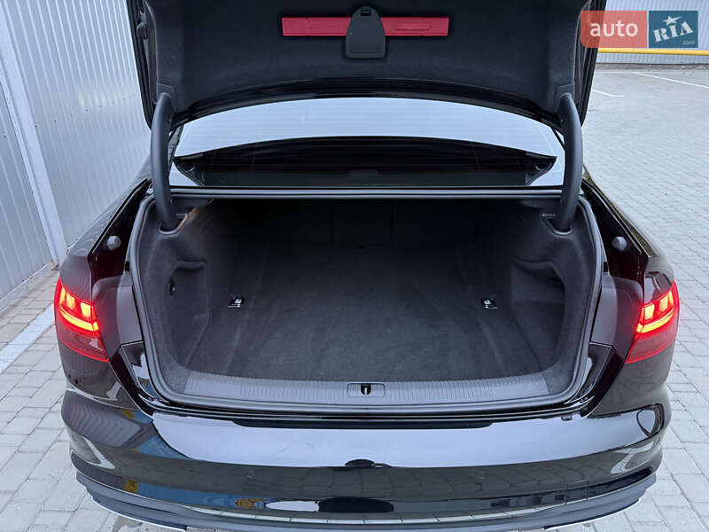 Седан Audi A4 2023 в Днепре