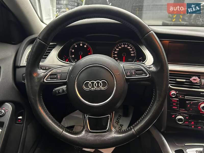 Седан Audi A4 2012 в Черновцах
