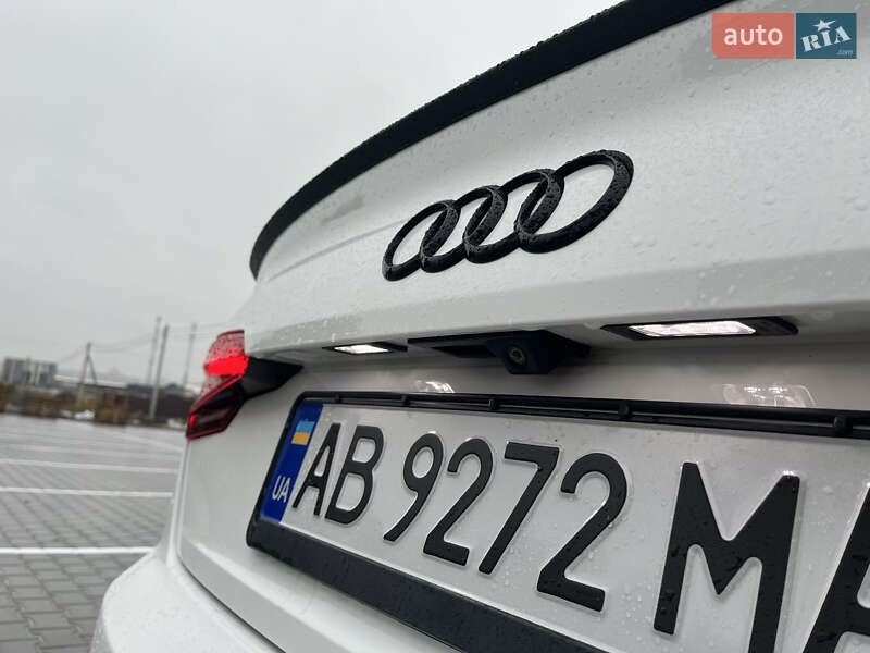 Седан Audi A4 2016 в Виннице