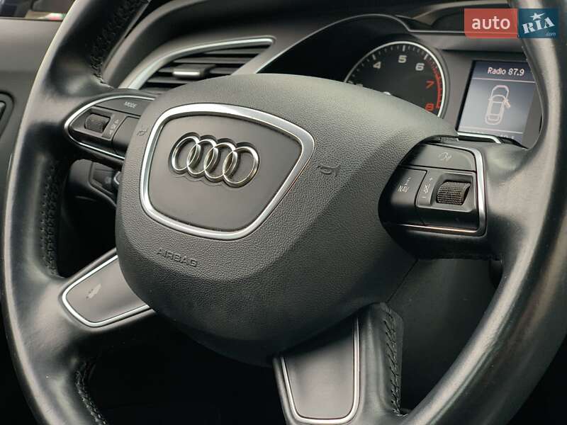 Седан Audi A4 2014 в Бердичеві