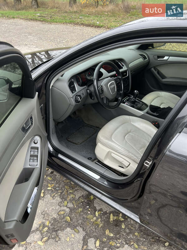 Седан Audi A4 2009 в Гадячі