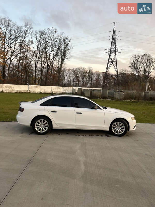 Седан Audi A4 2009 в Луцке