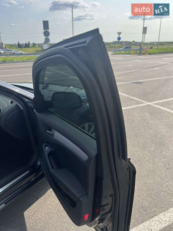 Седан Audi A4 2013 в Львові