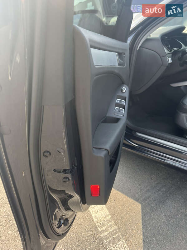 Седан Audi A4 2013 в Львові