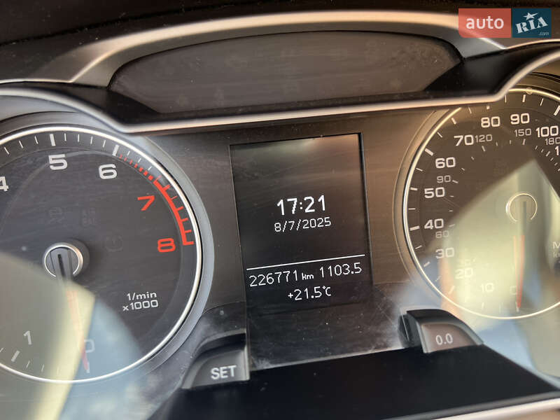 Седан Audi A4 2013 в Львові