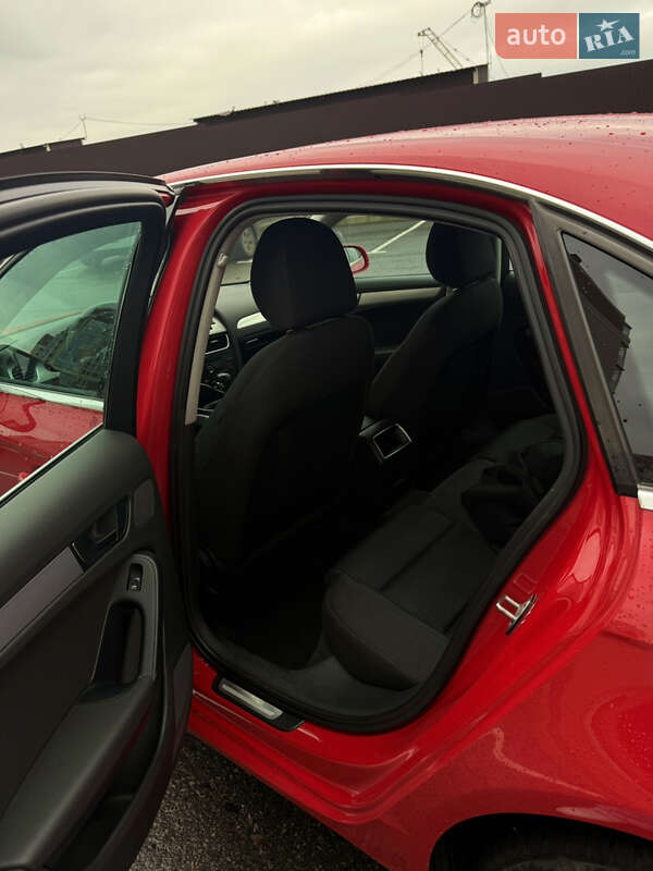 Седан Audi A4 2010 в Умані