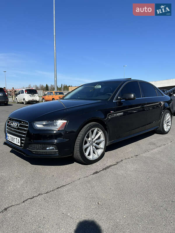Седан Audi A4 2014 в Львові