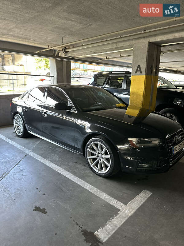 Седан Audi A4 2014 в Львові