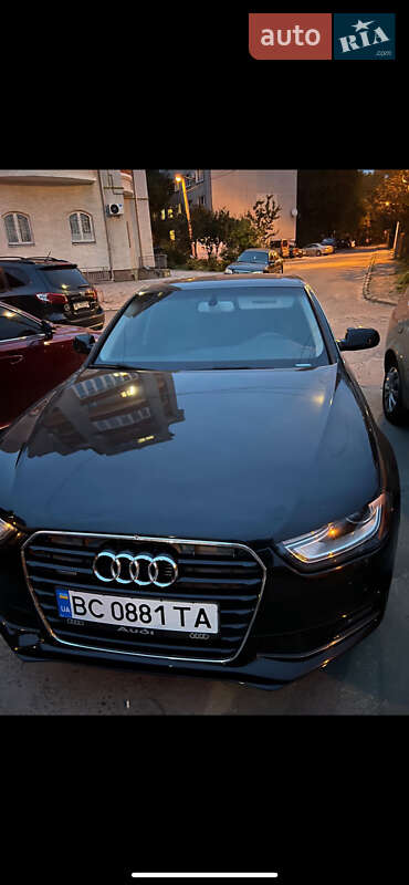 Седан Audi A4 2014 в Львові