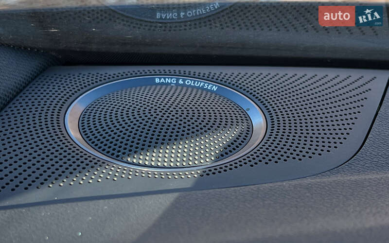 Седан Audi A4 2014 в Львові