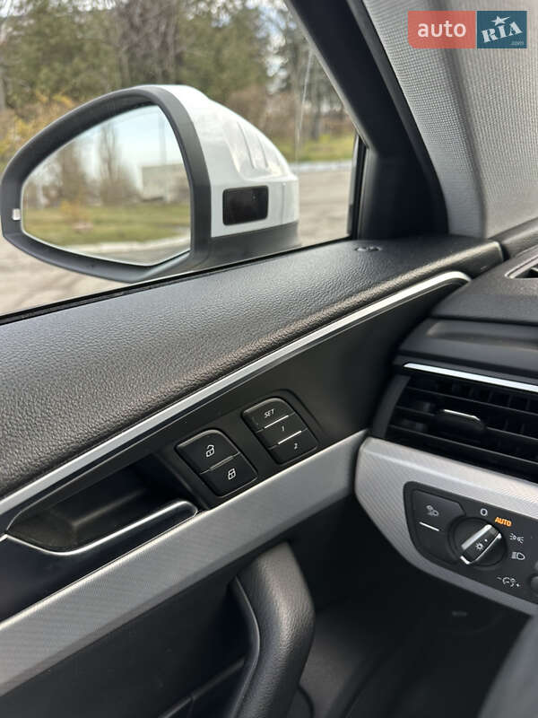 Седан Audi A4 2019 в Києві