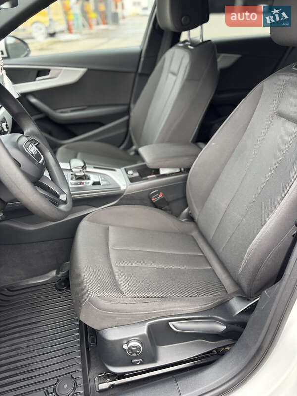 Универсал Audi A4 2018 в Мукачево