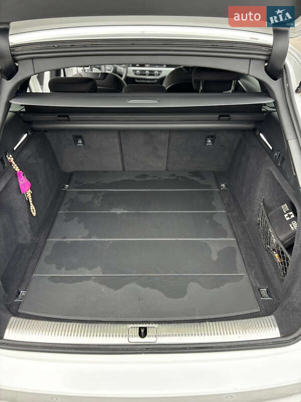 Универсал Audi A4 2018 в Мукачево