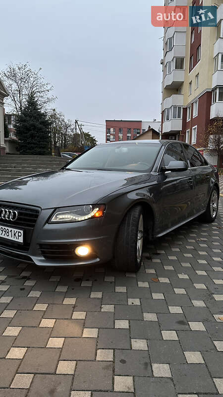 Седан Audi A4 2012 в Гостомелі