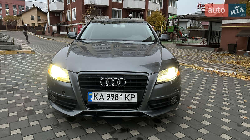 Седан Audi A4 2012 в Гостомелі