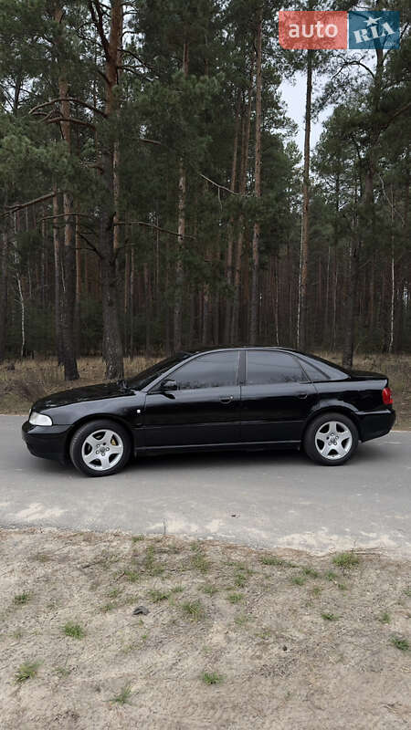 Седан Audi A4 1996 в Бородянці