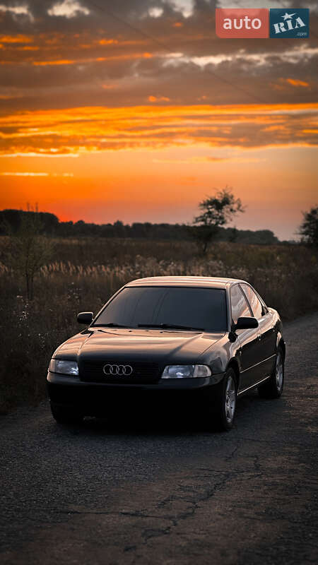 Седан Audi A4 1996 в Бородянці