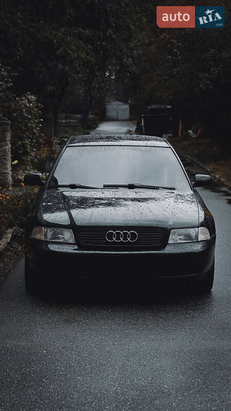Седан Audi A4 1996 в Бородянці
