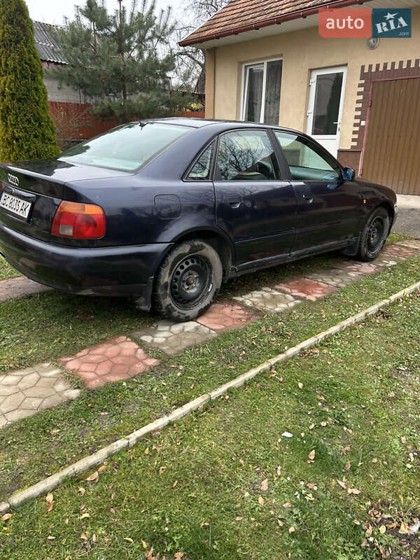 Седан Audi A4 1998 в Самборе фото 2 Седан Audi A4 1998 в Самборе