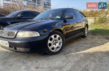 Седан Audi A4 1997 в Днепре