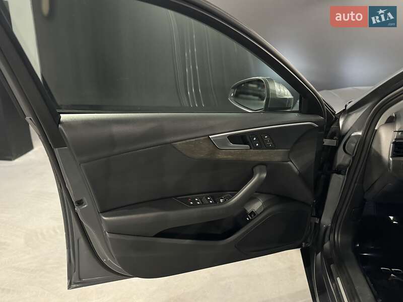 Седан Audi A4 2017 в Одесі